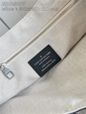 L.V Steamer Crossbody Bag Colorado calfskin Black M11607