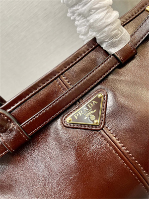 Prada Medium leather handbag 1BA426