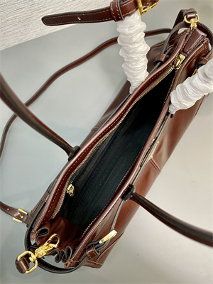 Prada Medium leather handbag 1BA426