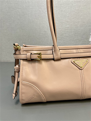 Prada Medium leather handbag 1BA426