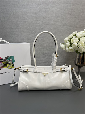 Prada Medium leather handbag 1BA426