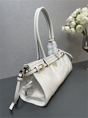 Prada Medium leather handbag 1BA426