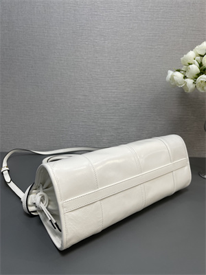 Prada Medium leather handbag 1BA426