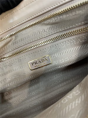 Prada Medium leather handbag 1BA426