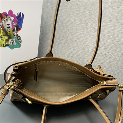 Prada Medium leather handbag 1BA426