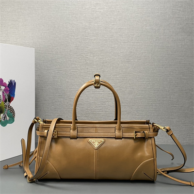 Prada Medium leather handbag 1BA426