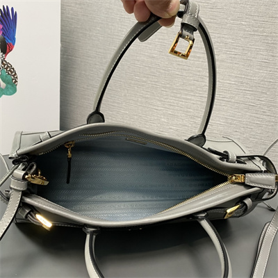 Prada Medium leather handbag 1BA426