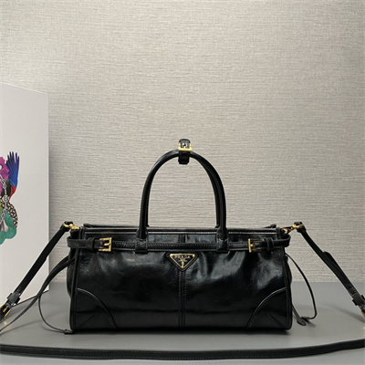 Prada Medium leather handbag 1BA426