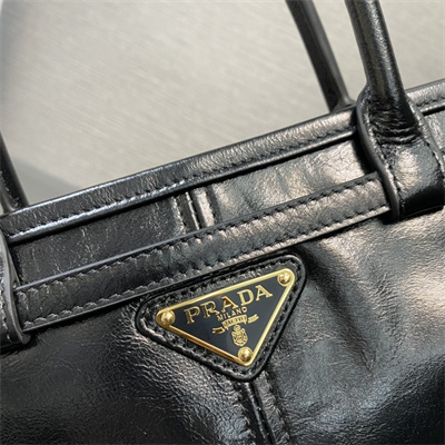 Prada Medium leather handbag 1BA426