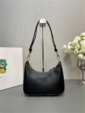 Prada Re-Edition Smooth Leather mini-bag Black 1BC204