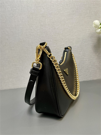 Prada Re-Edition Smooth Leather mini-bag Black 1BC204