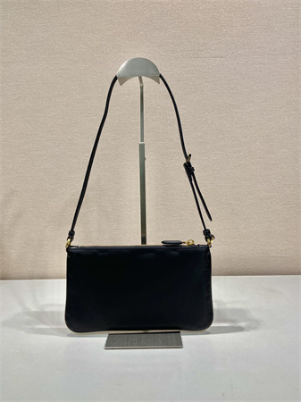 Prada Re-Nylon pouch Black 1NE545