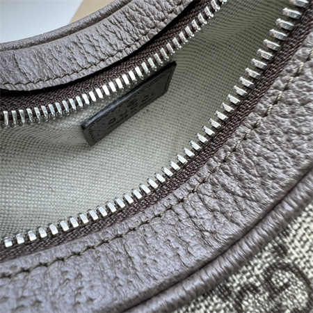 Gu.cci Attache small shoulder bag GG Supreme canvas 699409