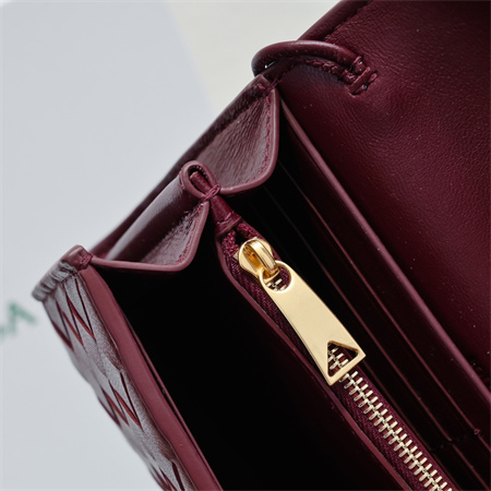 BV Andiamo Large Flap Wallet Lambskin Burgundy