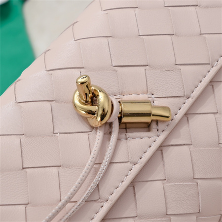 BV Andiamo Large Flap Wallet Lambskin Lotus