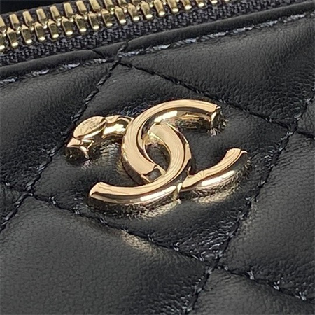 Chanel Trendy CC Vanity Case Lambskin Gold Tone Metal Black AP1472