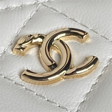 Chanel Trendy CC Vanity Case Lambskin Gold Tone Metal White AP1472