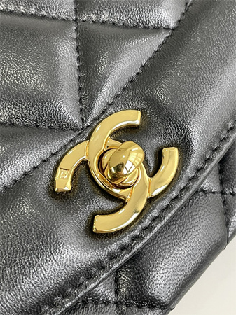 Chanel Vintage Flap Bag Lambskin Gold Tone Metal Black A2221