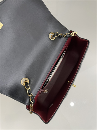 Chanel Vintage Flap Bag Lambskin Gold Tone Metal Black A2221