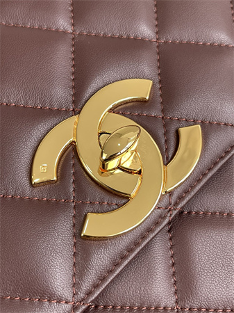 Chanel Vintage Classic Flap Bag Calfskin Gold Tone Metal Burgundy A2218