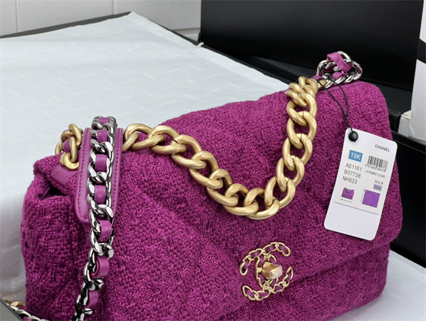 Large Chanel 19 Bag Tweed Gold Tone fuchsia AS1161
