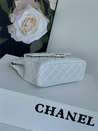 Chanel Hobo Handbag Shiny Crumpled  Calfskin Gold Tone Metal White AS4322