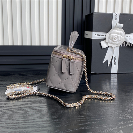 Chanel Vanity With Chain Patent Calfskin Gold-Tone Metal Grey AP2199