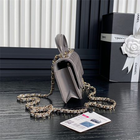 Chanel FLAP PHONE HOLDER WITH CHAIN Patent Calfskin Gold-Tone Metal Grey AP3226