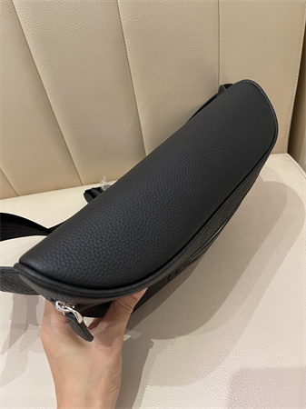 Fen.di Fendi Roma Belt Bag Black Leather