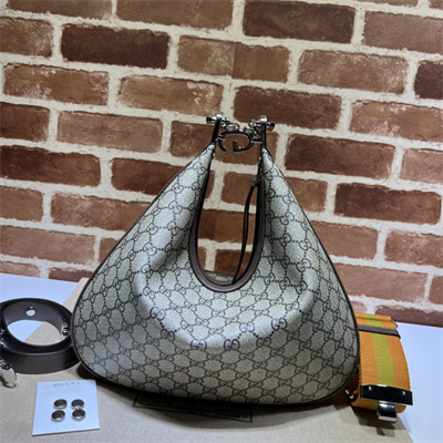 Gucci Attache large shoulder bag GG Supreme canvas 702823