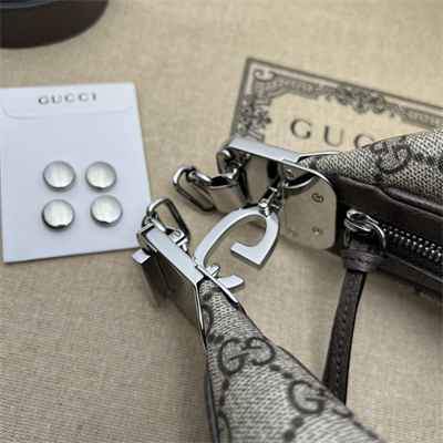 Gucci Attache large shoulder bag GG Supreme canvas 702823