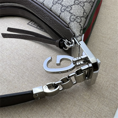 Gucci Attache large shoulder bag GG Supreme canvas 702823