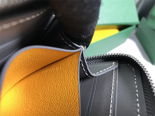 Goyard Matignon PM Wallet Goyardine Canvas & Vauzelles Calfskin