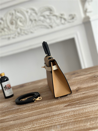 Hermes Kelly Mini II Bag Epsom Leather Biscuit/Craie/Black HS