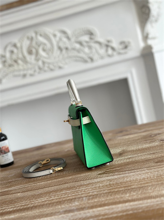 Hermes Kelly Mini II Bag Epsom Leather Vert Comics/Craie HS