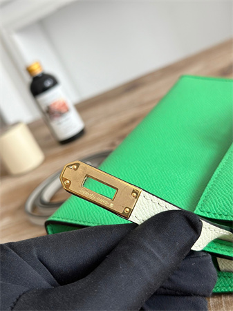 Hermes Kelly Mini II Bag Epsom Leather Vert Comics/Craie HS