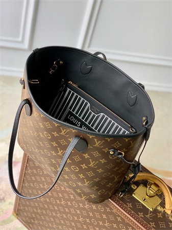 L.V Neverfull Inside Out MM Black  M11946