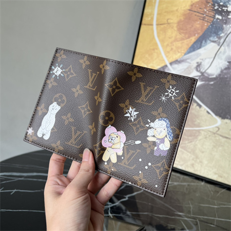 L.V  Passport Cover Vivienne Holidays Monogram Canvas M12237