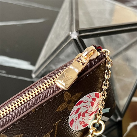 L.V  Key Pouch Vivienne Holidays Monogram Canvas Inside Red M12217