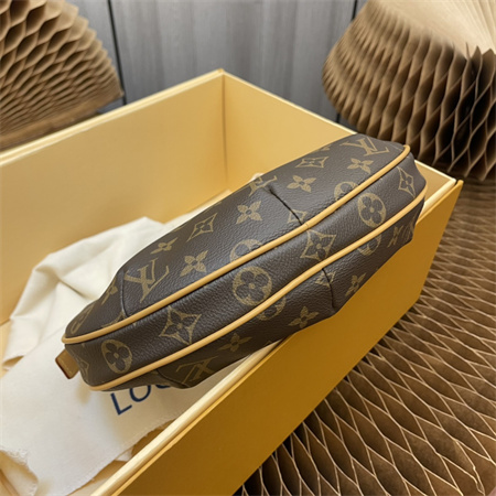 L.V POCHETTE CROISSANT Shoulder Bag Monogram Canvas M51510