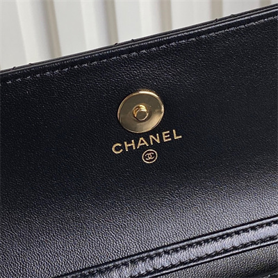 Chanel Flap Phone Holder with Chain Shiny Lambskin, Imitation Pearls & Gold-Tone Metal Black AP4284