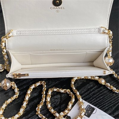 Chanel Flap Phone Holder with Chain Shiny Lambskin, Imitation Pearls & Gold-Tone Metal White AP4284