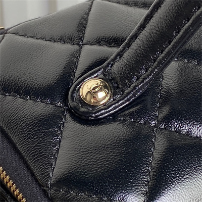 Chanel Vanity Case Shiny Crumpled Lambskin & Gold-Tone Metal Black AS5222