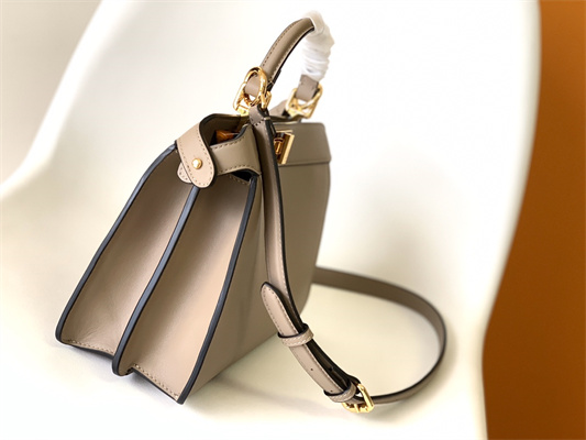 Fen.di PEEKABOO ICONIC ISEEU Small leather bag Dove Grey
