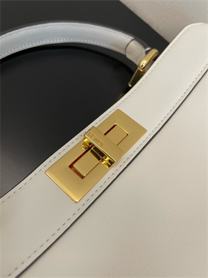 Fen.di PEEKABOO ICONIC ISEEU Medium leather bag White