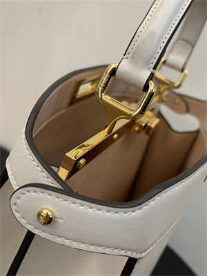 Fen.di PEEKABOO ICONIC ISEEU Medium leather bag White