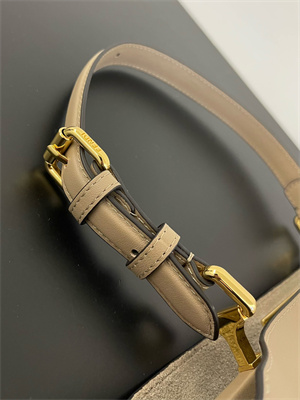 Fen.di Peekaboo Soft Medium Leather Bag Gray