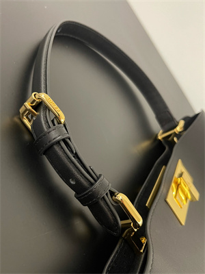 Fen.di Peekaboo Soft Medium Leather Bag Black