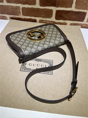 Gu.cci Blondie Shoulder Bag GG Supreme Canvas 699268