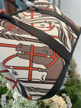 Her.mes  Garden Party 36CM Togo Leather and Graffiti Canvas HS